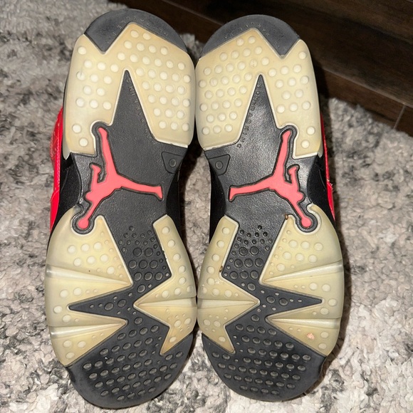 Jordan 6 Retro 'Infrared 23' GS - Picture 6 of 8